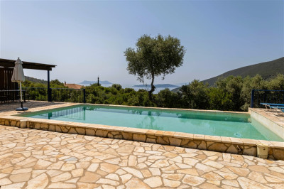 Sivota House and Garden 02.jpg